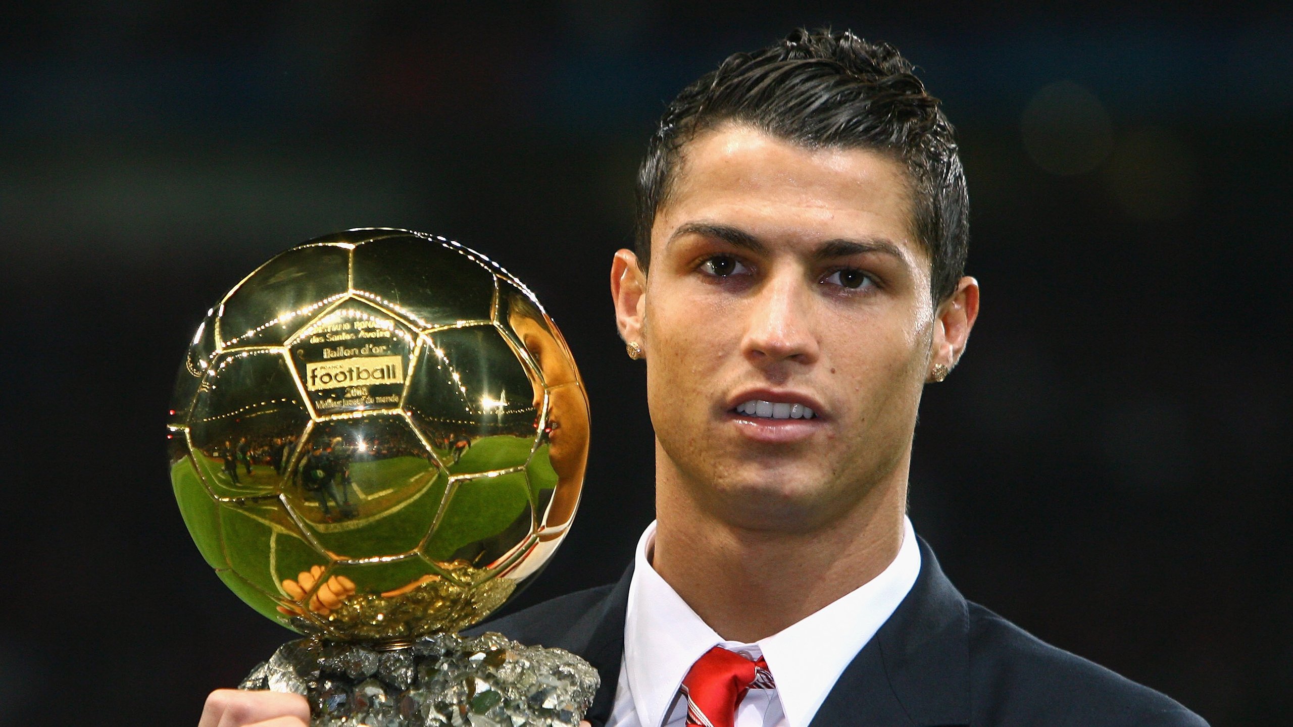 阿根廷美洲雄鹰队逐步崭露头角，成为黑马球队，阿根廷足球雄鹰